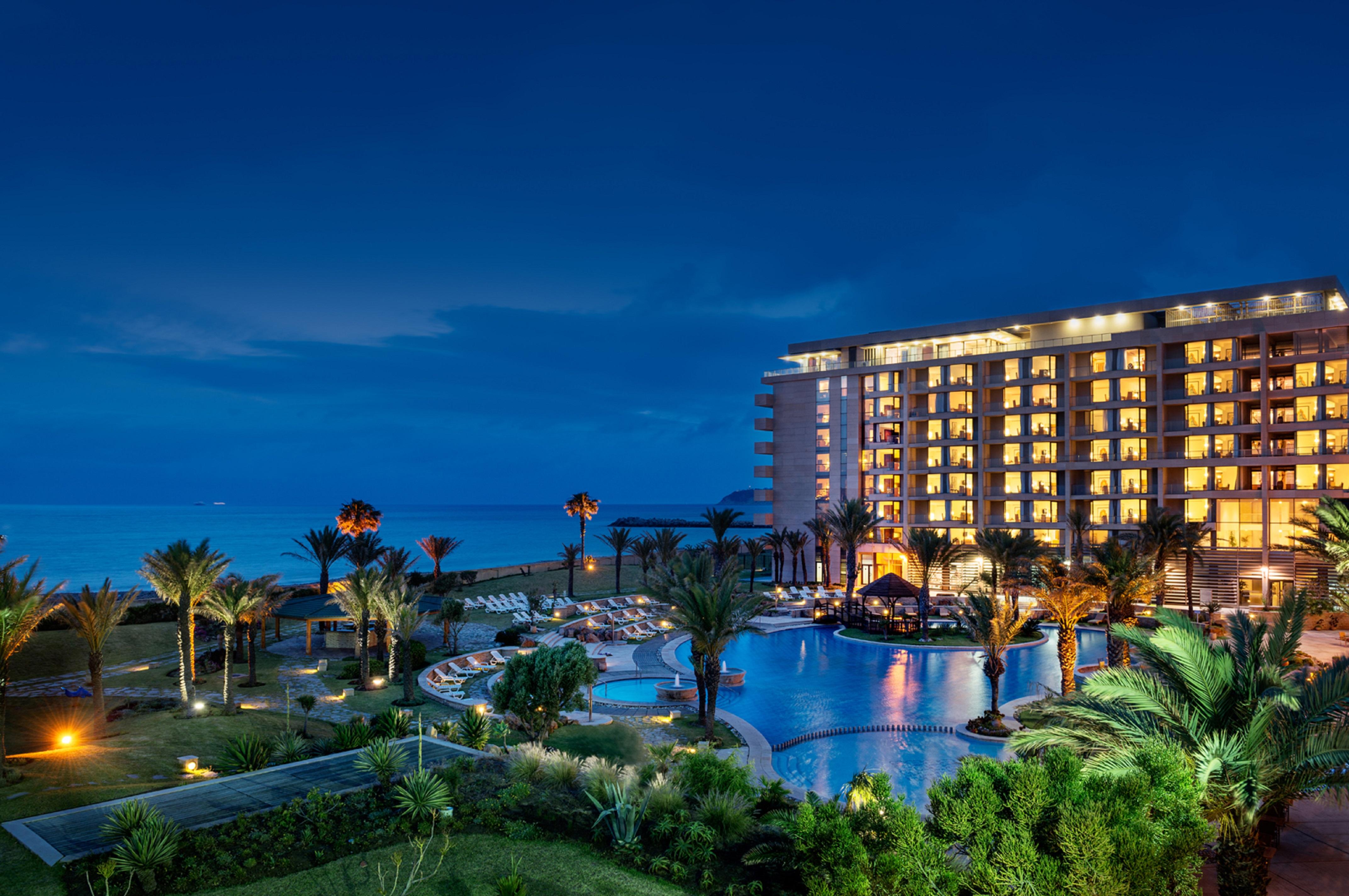 Moevenpick Hotel & Casino Malabata Tanger Kültér fotó Hilton Phuket Resort and Spa