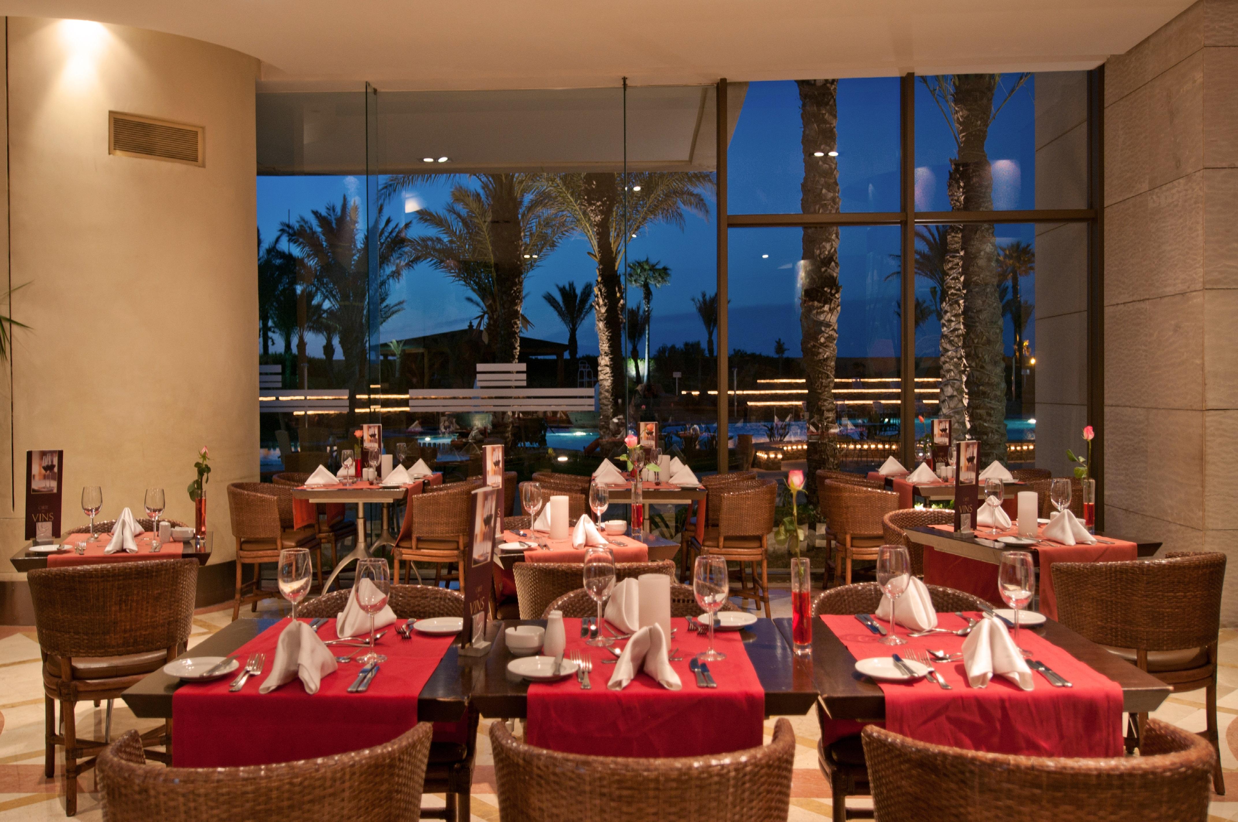 Moevenpick Hotel & Casino Malabata Tanger Kültér fotó The restaurant