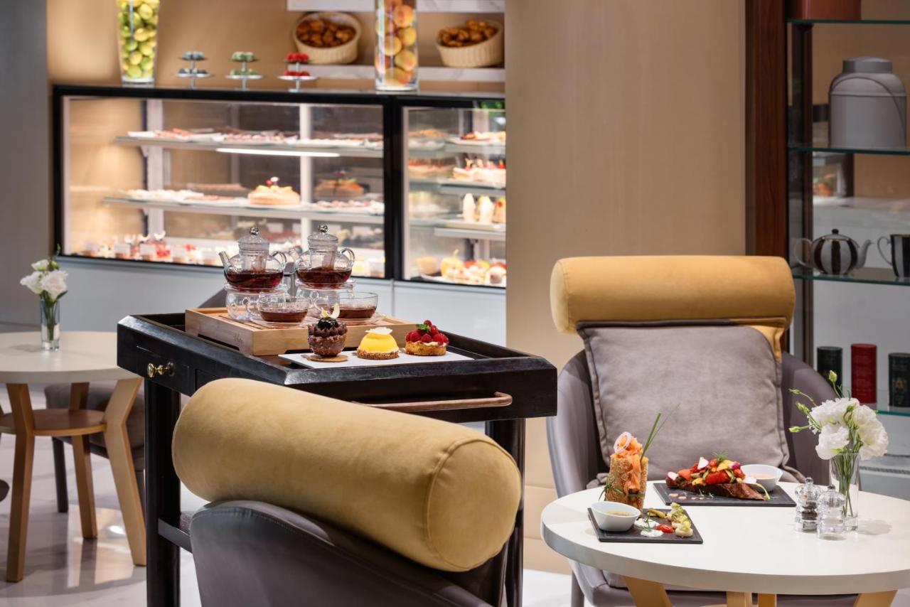 Moevenpick Hotel & Casino Malabata Tanger Kültér fotó The Lounge at the airport